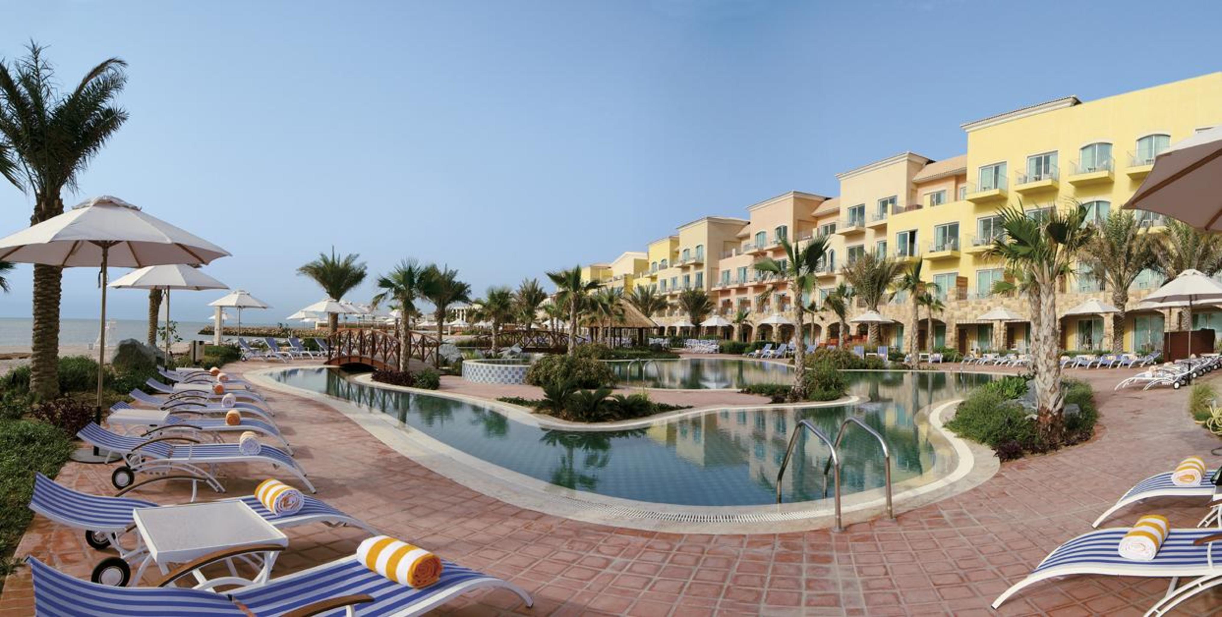 Movenpick Hotel & Resort Al Bida'A Salmiya Exterior photo